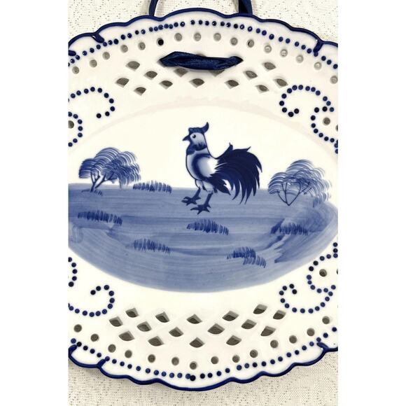Lillian Vernon Blue White Rooster wall hanging Platter. Beautiful cutouts - Picture 7 of 8